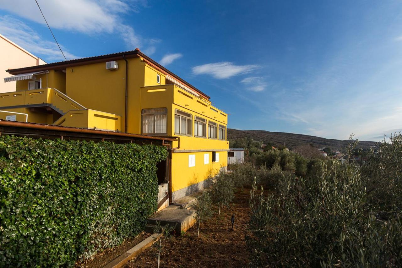 The Manzoni Family 5 Hotel Punat Exterior photo